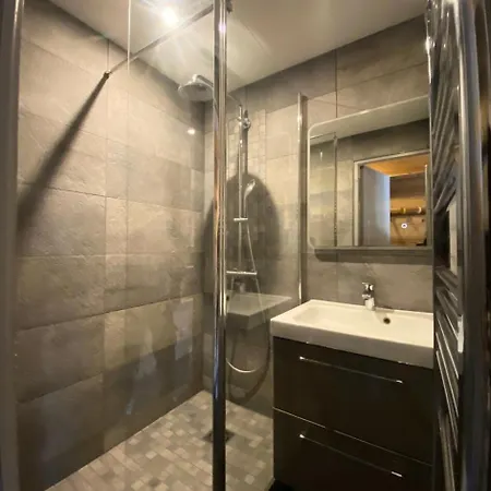 Apartment Vanoise - Val Thorens: Entierement Renove Aux Pieds Des Pistes Mae-8924 Val Thorens